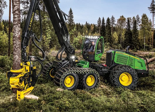 John Deere 1470G harvester