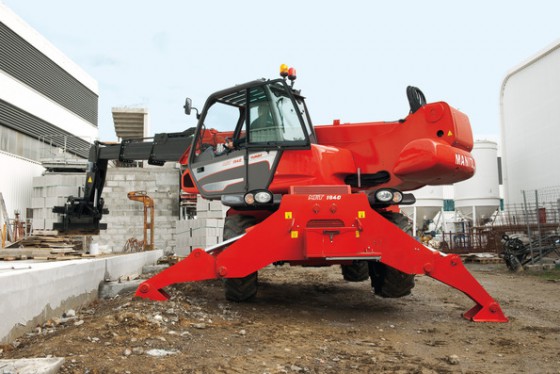 Rotating telehandlers