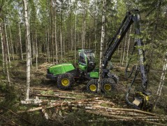 John Deere 1070E IT4 harvester